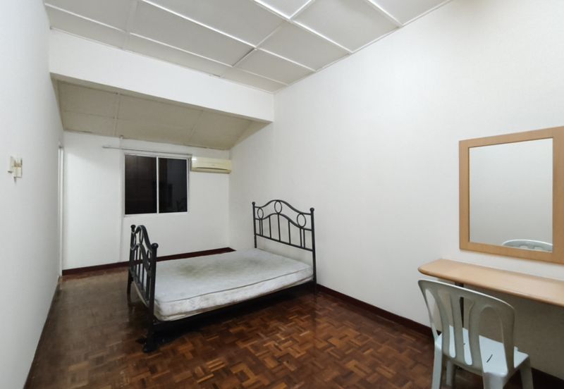 SL 6, Bandar Sungai Long