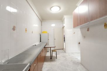 SL 6, Bandar Sungai Long