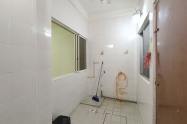 SL 6, Bandar Sungai Long