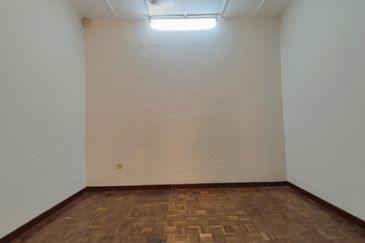 SL 6, Bandar Sungai Long