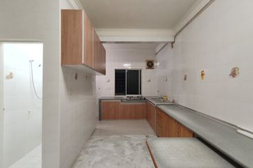 SL 6, Bandar Sungai Long