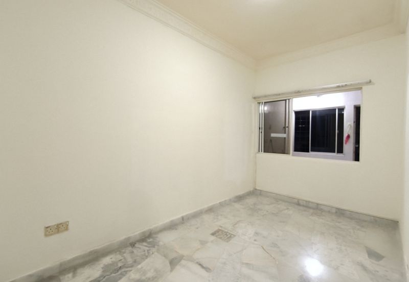 SL 6, Bandar Sungai Long