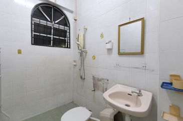 SL 6, Bandar Sungai Long