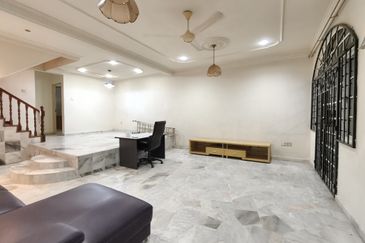 SL 6, Bandar Sungai Long