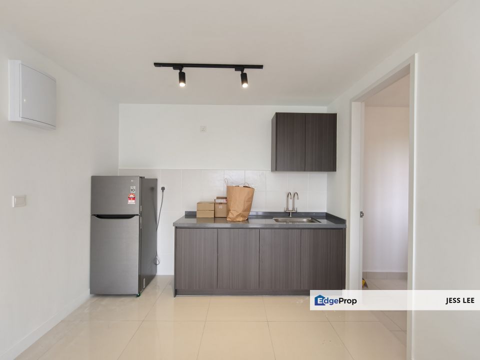 Emerald Hills, Alam Damai, Cheras, Lakefront Premium Condo, Fully Furnished 2 Bedrooms, Brand New, Ready Move In, Kuala Lumpur, Cheras