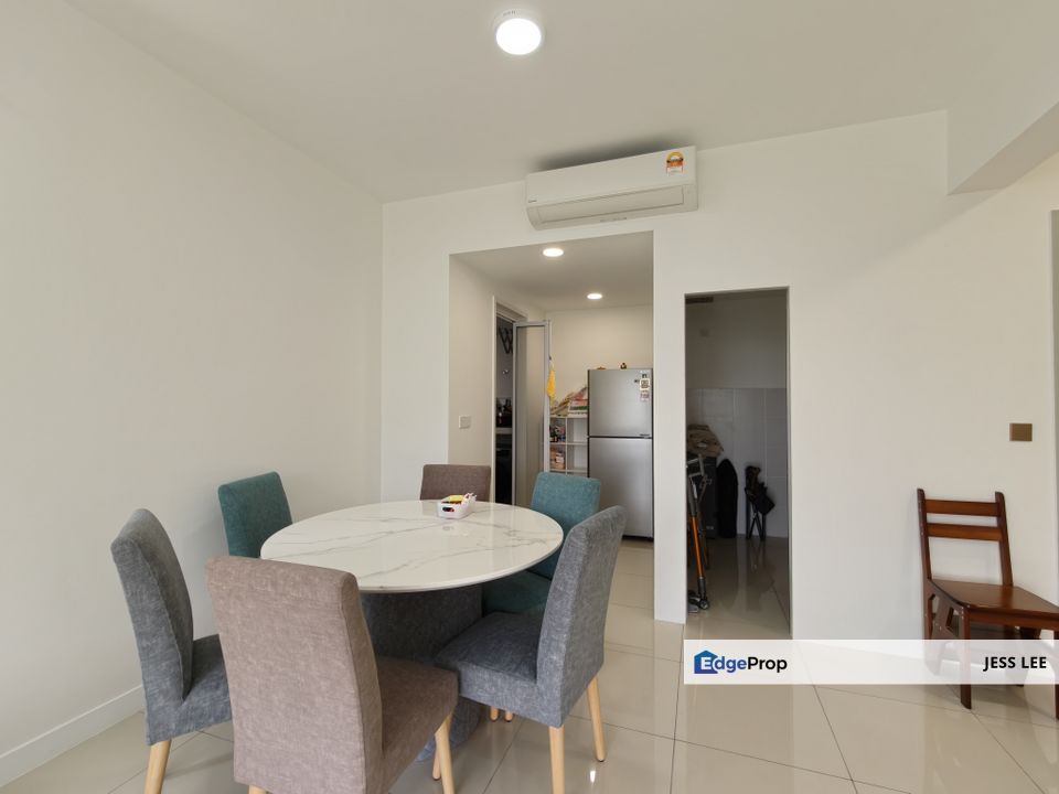 Emerald Hills, Premium Lakefront Condo, Brand New, Fully Renovated Unit, Fully Furnished, 3+1 Rooms, Ready Move In, Kuala Lumpur, Cheras