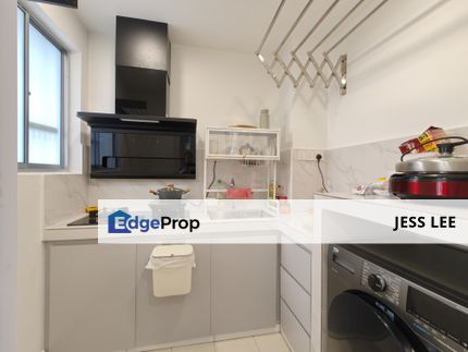 Emerald Hills, Premium Lakefront Condo, Brand New, Fully Renovated Unit, Fully Furnished, 3+1 Rooms, Ready Move In, Kuala Lumpur, Cheras