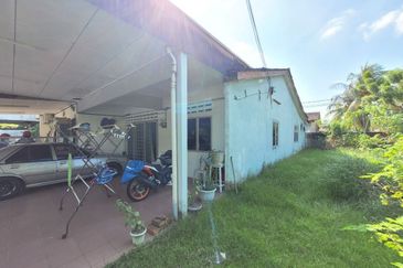 CORNER LOT! 1 Storey Terrace, Taman Seremban Jaya, Seremban