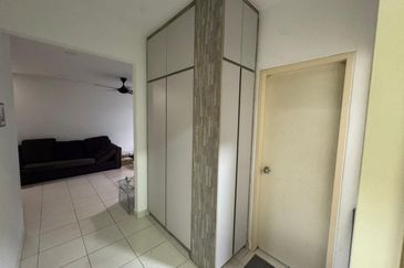 De Bayu Apartment @ Setia Alam