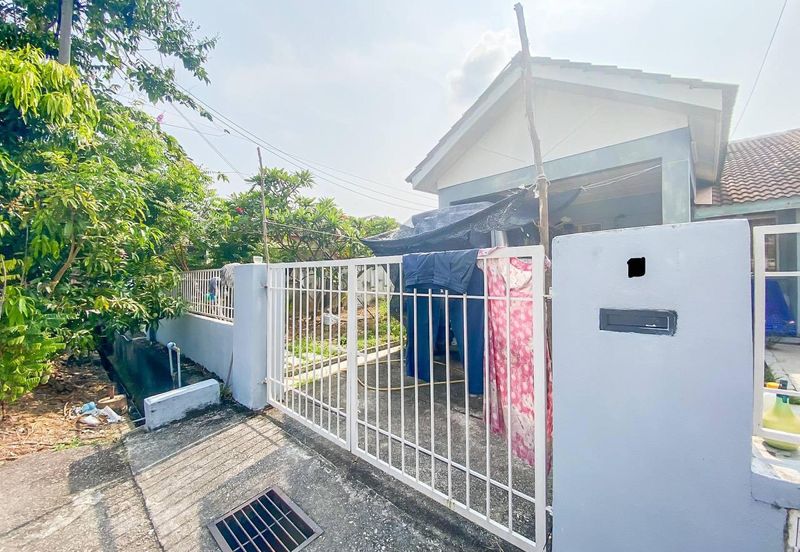  Semi D Terrace Taman Sri Bayu, Bagan Lalang, Sepang