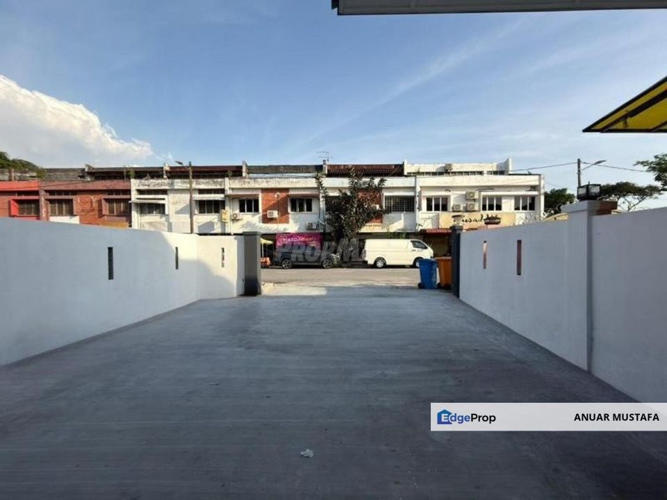 SHAH ALAM Seksyen 4 Newly Renovated Double Storey Terrace, Selangor, Shah Alam