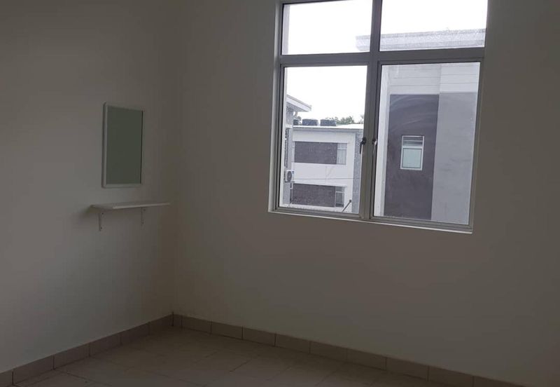 Eristana @ Seri Pristana