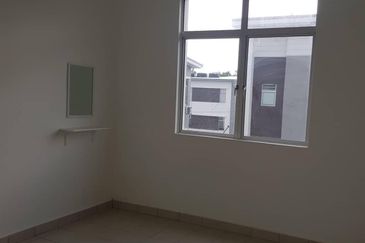 Eristana @ Seri Pristana