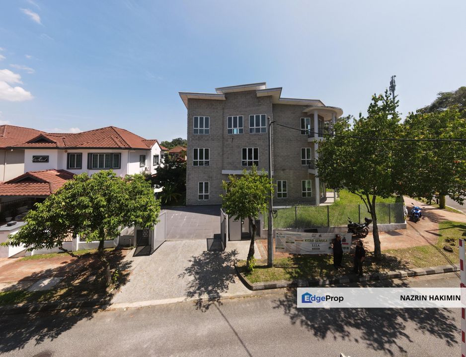 3 Storey Bungalow House in Seksyen 9 Kota Damansara, Selangor, Kota Damansara