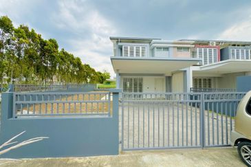 Ariza Elmina Gardens