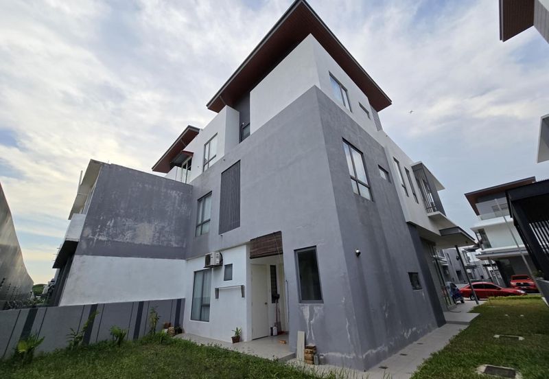 Broadleaf Residences, Hometree