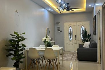 Taman Widuri, Bukit Beruntung