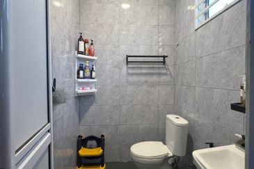 Taman Widuri, Bukit Beruntung