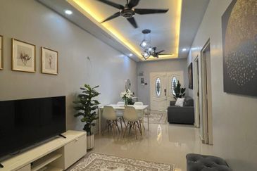 Taman Widuri, Bukit Beruntung