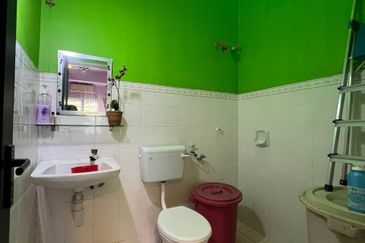 Lorong Mahkota Impian 2/19