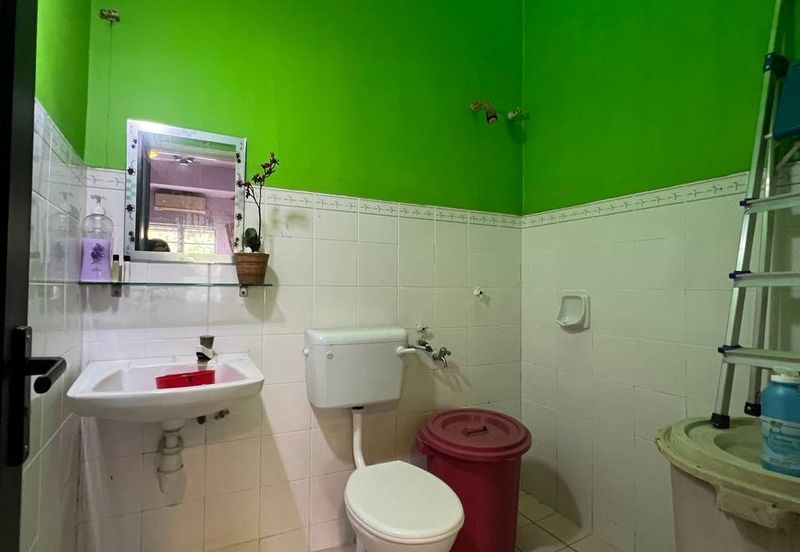 Lorong Mahkota Impian 2/19