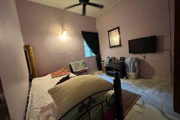 Lorong Mahkota Impian 2/19