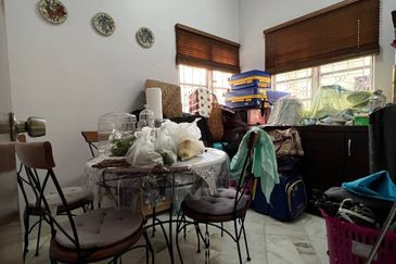 Lorong Mahkota Impian 2/19