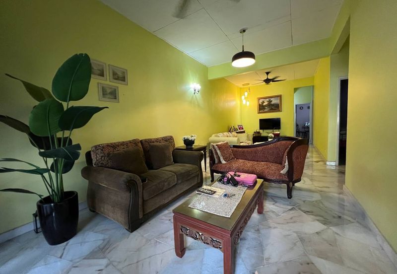 Lorong Mahkota Impian 2/19