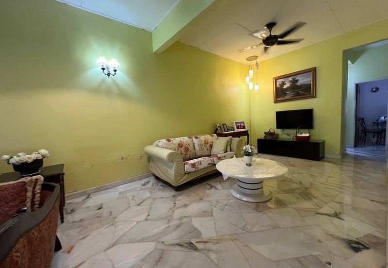 Lorong Mahkota Impian 2/19