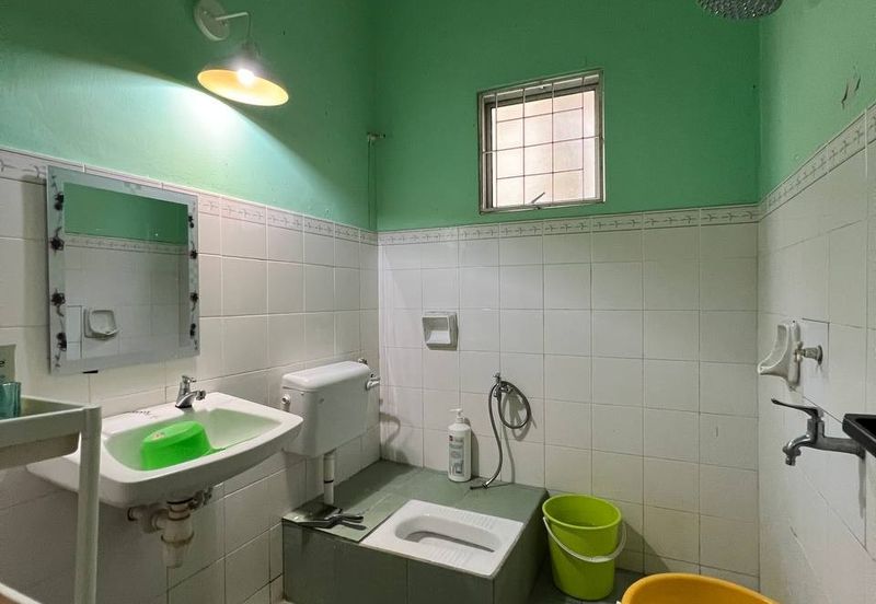 Lorong Mahkota Impian 2/19