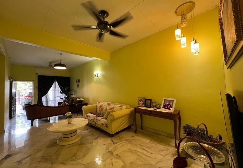 Lorong Mahkota Impian 2/19