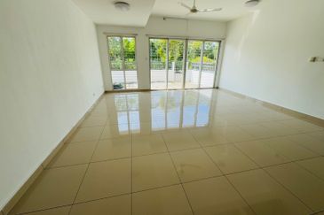 Ariza Elmina Gardens