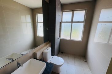 Ariza Elmina Gardens