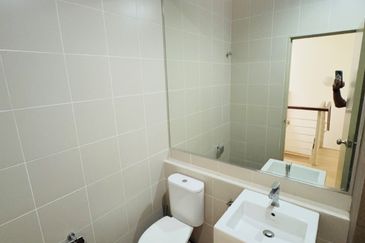 Ariza Elmina Gardens