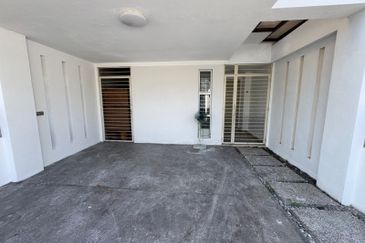 Ariza Elmina Gardens