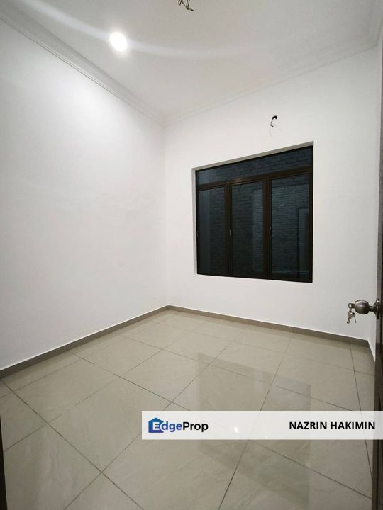 MURAH JALAN KEBUN, SEKSYEN 30 SHAH ALAM – SEMI-D HOUSE FOR SALE, Selangor, Shah Alam