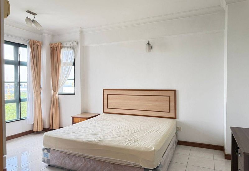 The Straits View, Bandar Baru Permas Jaya