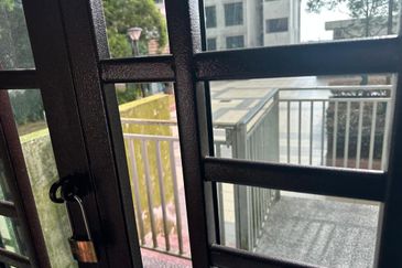 D'Summit Residences @ Kempas Utama