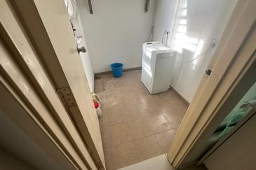 D'Summit Residences @ Kempas Utama