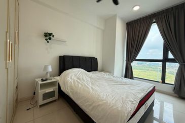 The M @ Medini Macrolink