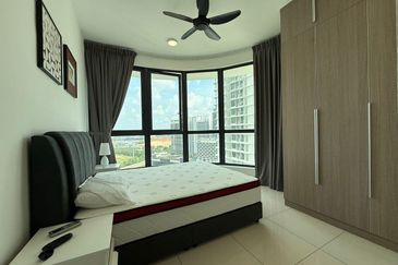 The M @ Medini Macrolink