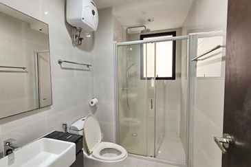 Baypoint @ Country Garden Danga Bay