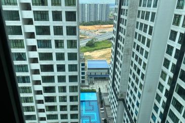 D'Summit Residences @ Kempas Utama