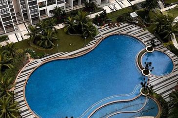 Baypoint @ Country Garden Danga Bay