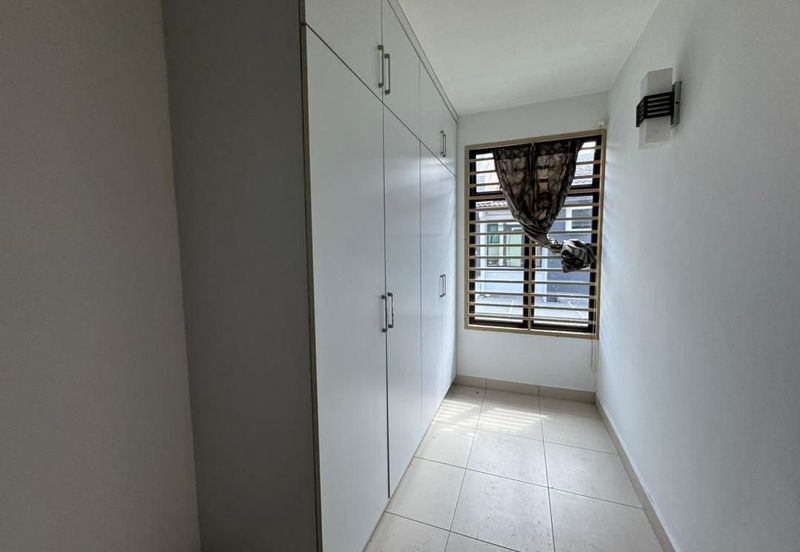 Maple Red, Adda Heights