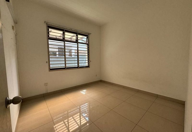 Maple Red, Adda Heights