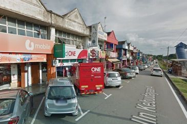 Shoplot @ Taman Universiti, Facing Main Road