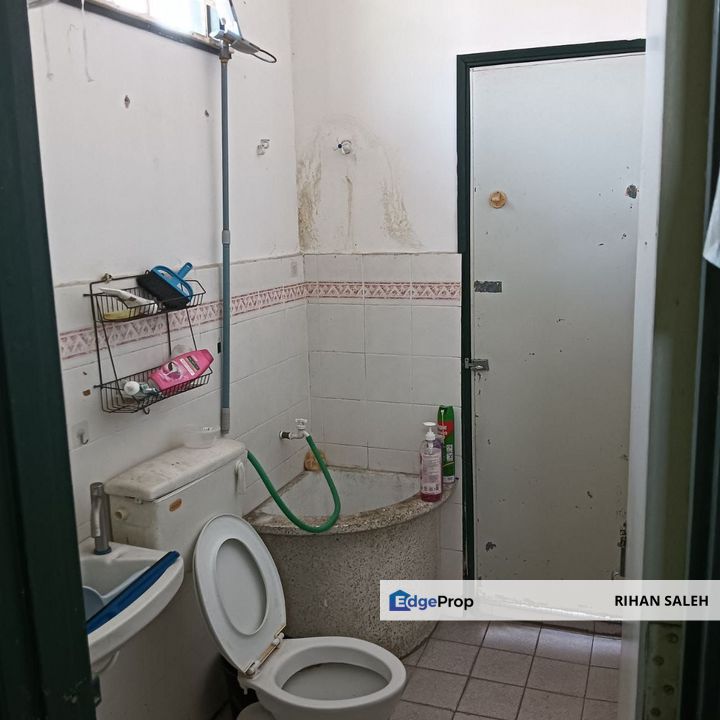Taman Seroja, Sepang, 2-Storey Terraced House for SALE at REDUCED Price, Selangor, Sepang