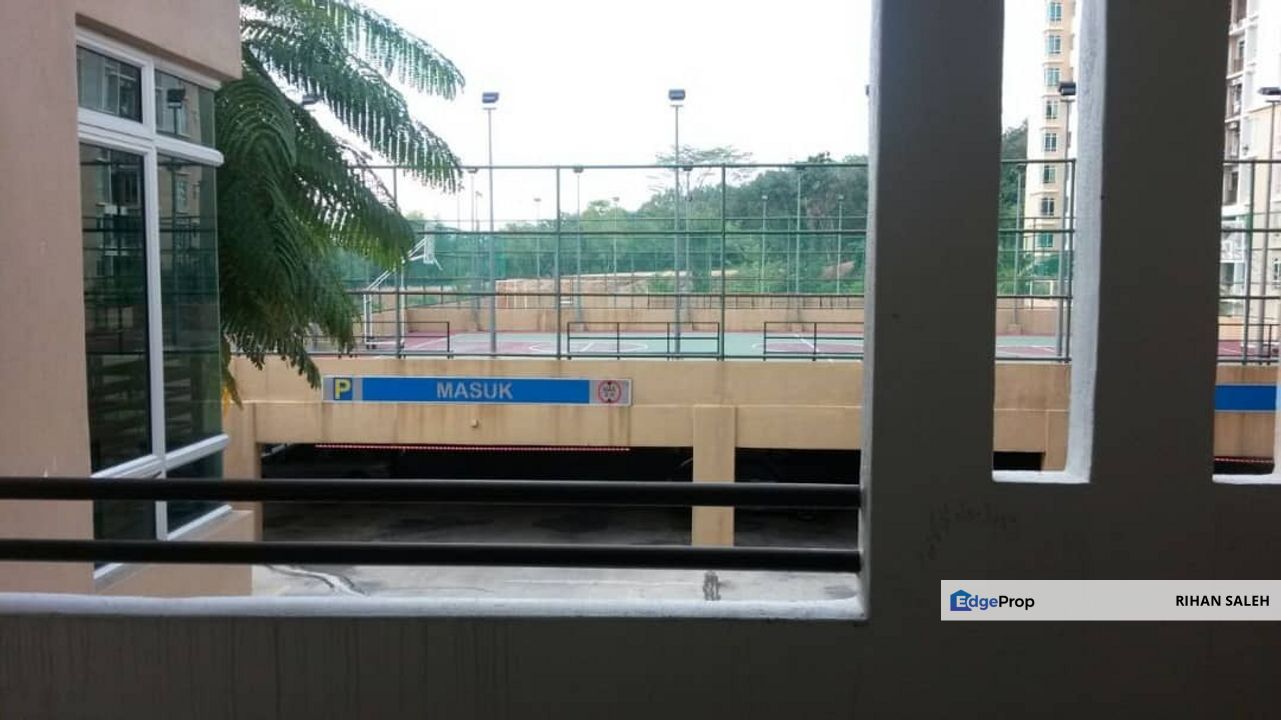 Villa Park Condominium, Seri Kembangan; Selsngor - FREEHOLD Corner Lot with 2 Car Park FOR SALE, Selangor, Seri Kembangan