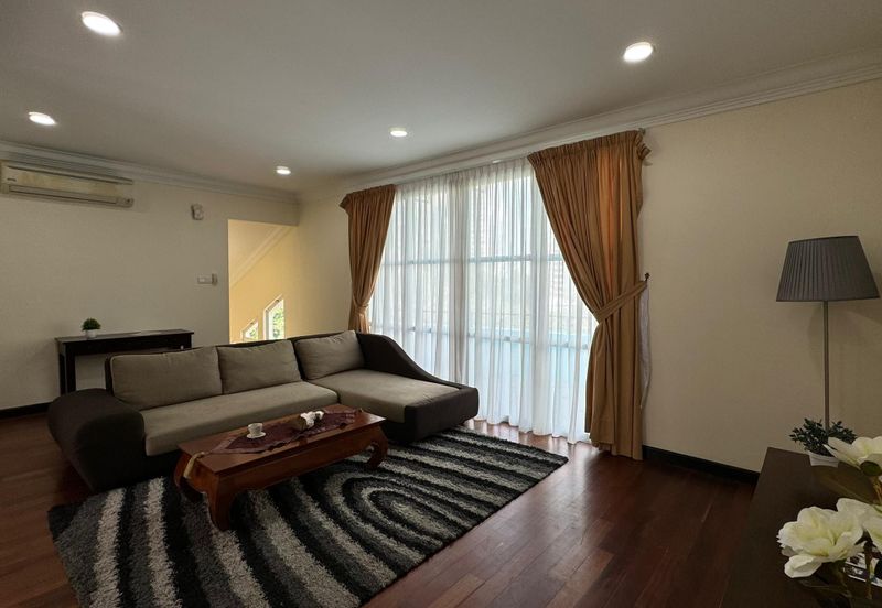 Kiara Peak (Puncak Kiara)